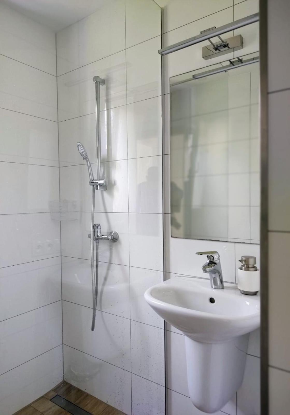 Domki Na Wodnej Lägenhet Kołobrzeg Exteriör bild